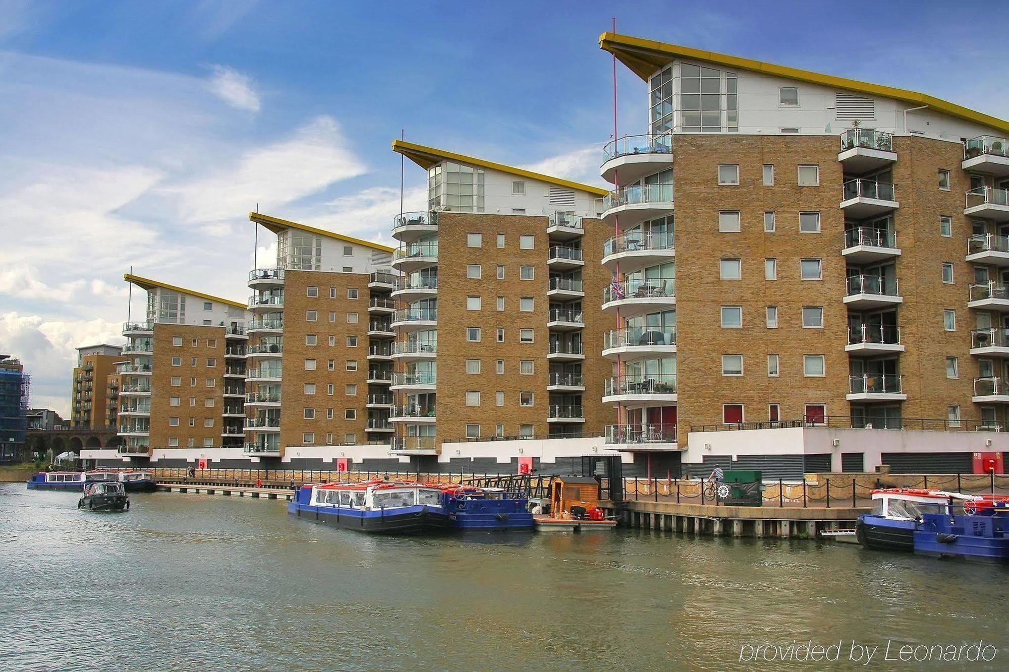 Holiday Inn Express London Limehouse By Ihg Exterior foto
