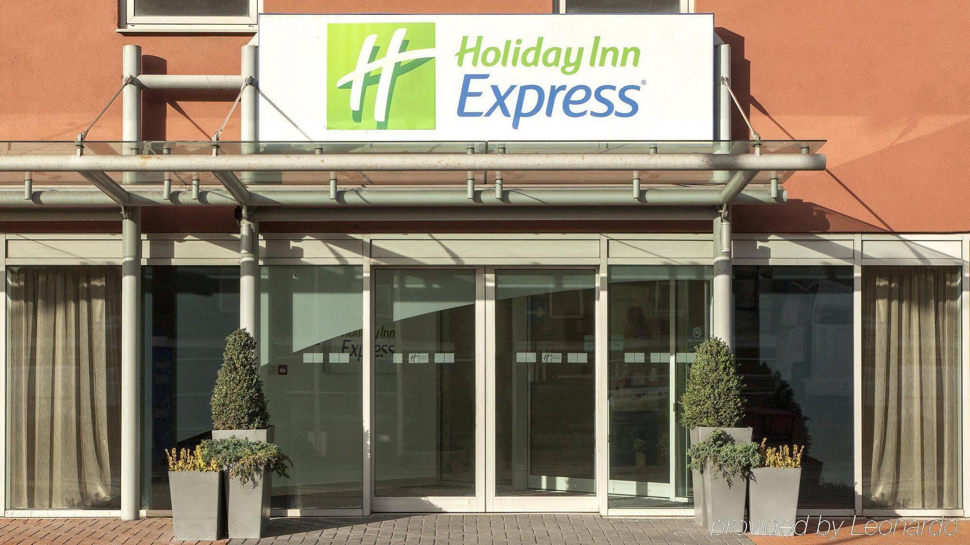 Holiday Inn Express London Limehouse By Ihg Exterior foto